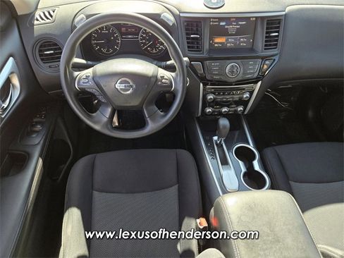 Used 2018 Nissan Pathfinder S image 14