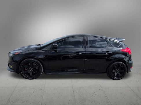 Used 2017 Ford Focus ST w/ Equipment Group 402A FWD image 3
