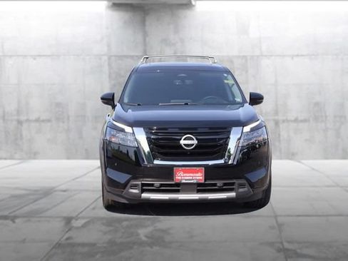 Certified 2025 Nissan Pathfinder Platinum w/ Cargo Package AWD/4WD image 4