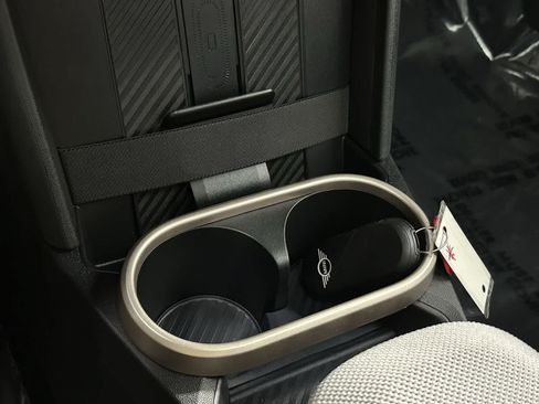 Certified 2025 MINI Cooper 2-Door Hardtop FWD image 21
