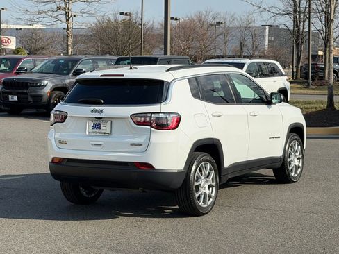 Certified 2022 Jeep Compass Latitude image 7