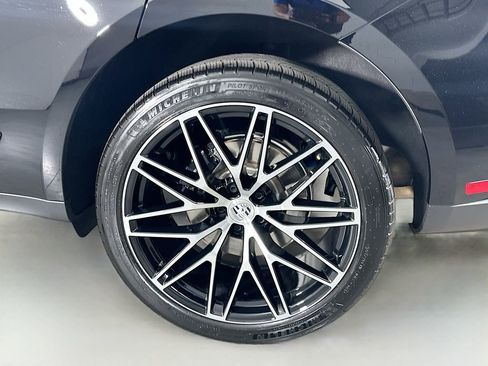 Certified 2026 Porsche Macan image 34