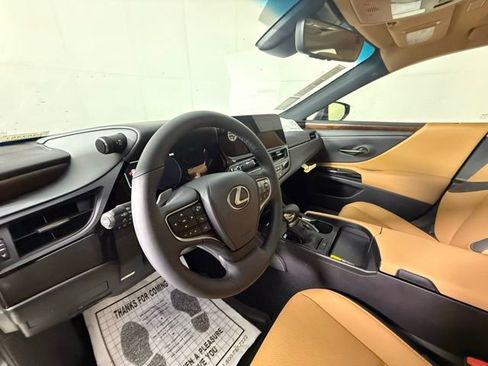 New 2025 Lexus ES 350 w/ Premium Package image 10