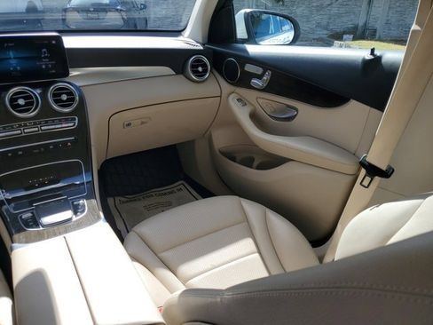 Used 2022 Mercedes-Benz GLC 300 image 24