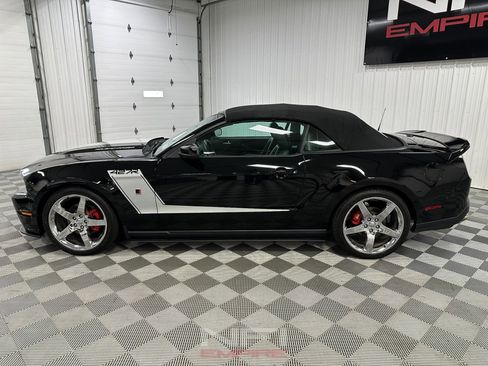 Used 2010 Ford Mustang GT image 4