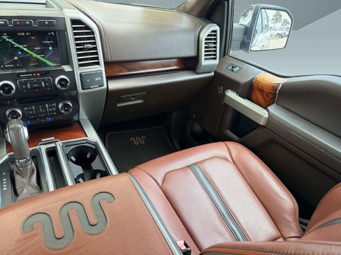 Used 2018 Ford F150 King Ranch w/ Equipment Group 601A Luxury AWD/4WD image 28