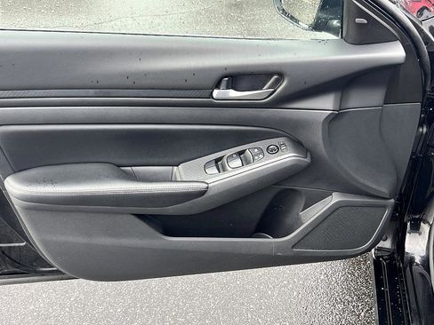 Certified 2024 Nissan Altima 2.5 SV image 19