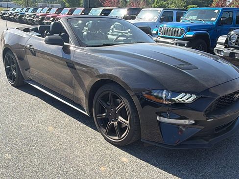 Used 2020 Ford Mustang Convertible RWD image 5