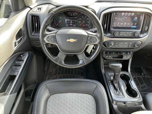 Used 2017 Chevrolet Colorado Z71 image 12