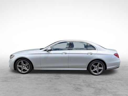 Used 2017 Mercedes-Benz E 300 4MATIC image 5