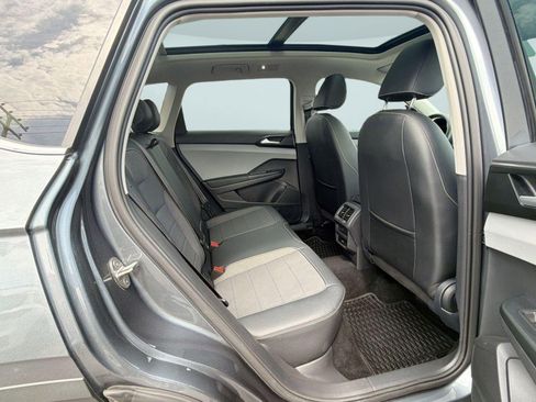 Certified 2022 Volkswagen Taos SE image 26