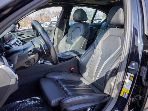 Used 2023 BMW 530e xDrive w/ Premium Package image 19