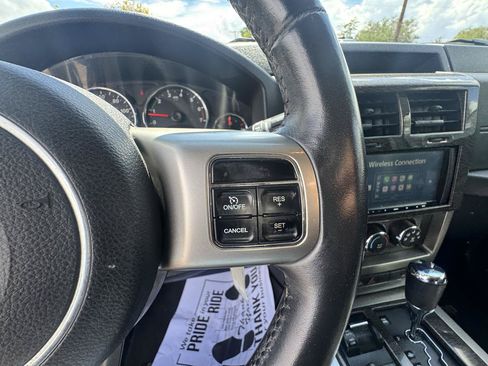 Used 2011 Jeep Liberty Limited w/ Tire & Wheel Group AWD/4WD image 19