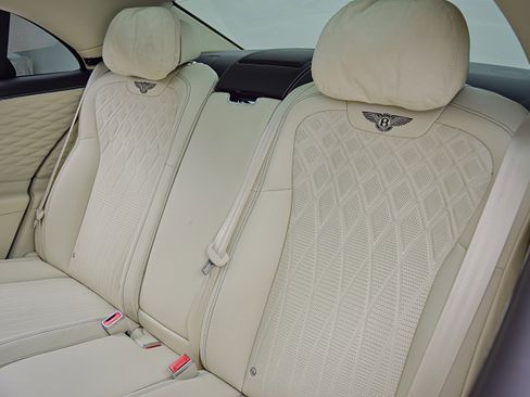 Certified 2022 Bentley Flying Spur V8 AWD/4WD image 23
