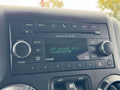 Used 2016 Jeep Wrangler Unlimited Sport w/ Power Convenience Group image 17