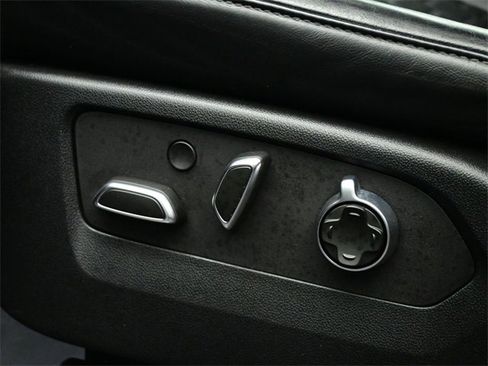 Used 2023 Cadillac Escalade ESV V image 18