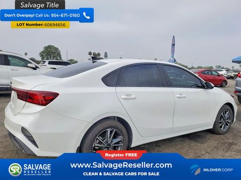 Used 2024 Kia Forte LXS w/ LXS Technology Package FWD image 4
