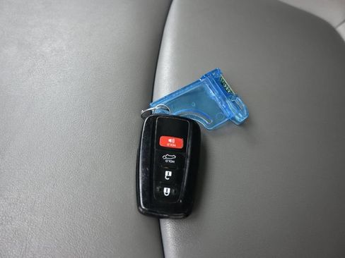 Used 2019 Toyota RAV4 Limited w/ Carpet Mat Package AWD/4WD image 53