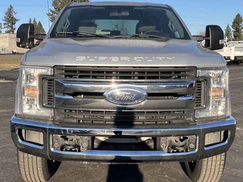 Used 2018 Ford F250 XLT w/ Camper Package image 3