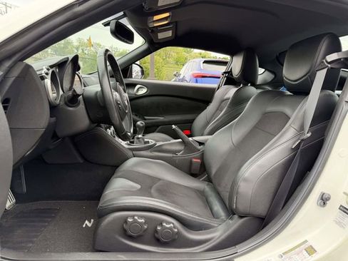Used 2012 Nissan 370Z Touring w/ Sport Pkg RWD image 11
