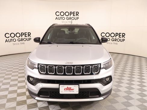 Used 2025 Jeep Compass Limited AWD/4WD image 8