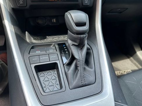 Used 2024 Toyota RAV4 XLE FWD image 10