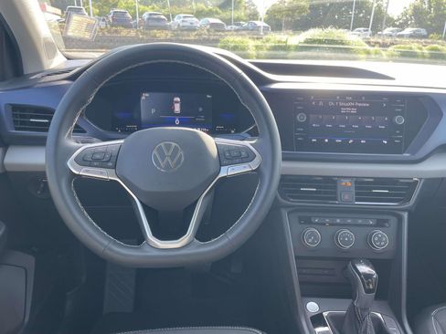 Used 2022 Volkswagen Taos SE FWD image 14