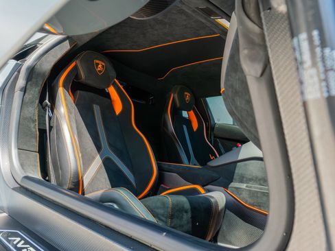 Used 2019 Lamborghini Aventador SVJ AWD/4WD image 56
