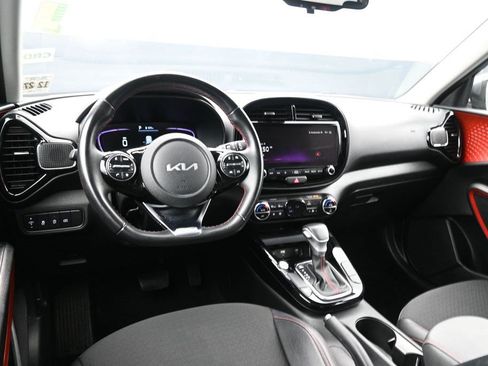 Used 2023 Kia Soul GT-Line FWD image 11
