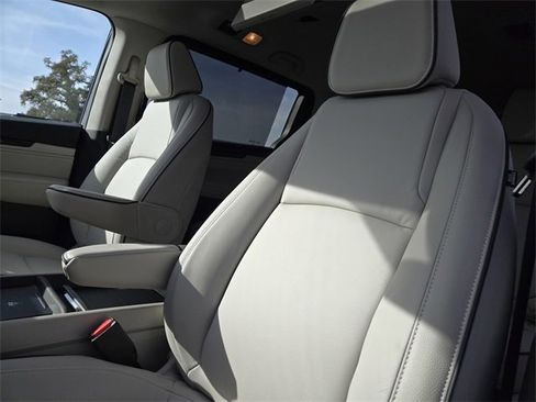 New 2026 Honda Odyssey Touring image 10