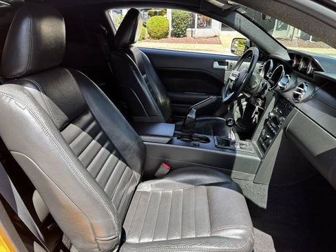 Used 2008 Ford Mustang GT RWD image 19