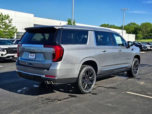 New 2026 GMC Yukon XL Denali w/ Sun & Power Step Package AWD/4WD image 9