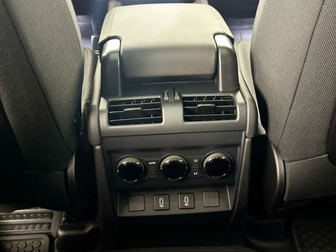New 2026 Land Rover Defender 110 OCTA image 24