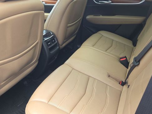 Used 2019 Cadillac XT5 Platinum AWD/4WD image 26