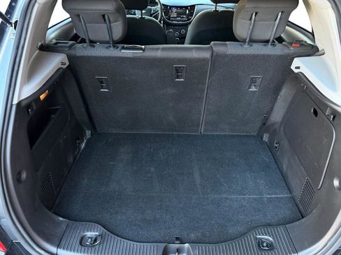 Used 2022 Chevrolet Trax LS w/ Tint and Cruise Package image 10