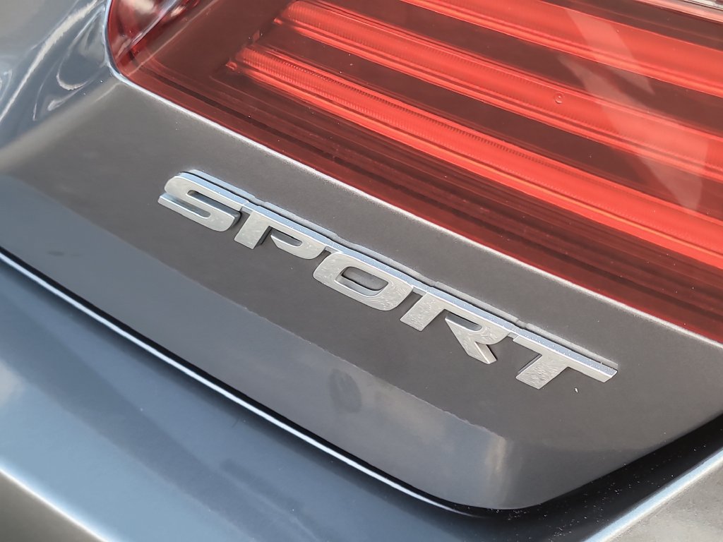 Used 2017 Honda Accord Sport image 7