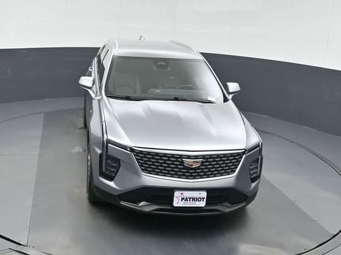 Used 2024 Cadillac XT4 Premium Luxury image 36