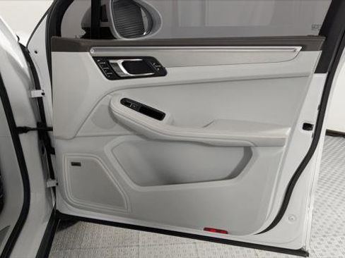 Used 2016 Porsche Macan S w/ Premium Package Plus image 23