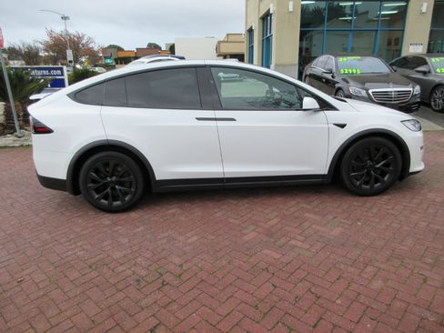 Used 2022 Tesla Model X image 63