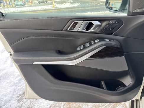 Used 2024 BMW X7 xDrive40i image 16