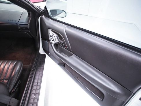 Used 2000 Chevrolet Camaro Z28 w/ SS Performance/Appearance Pkg image 19