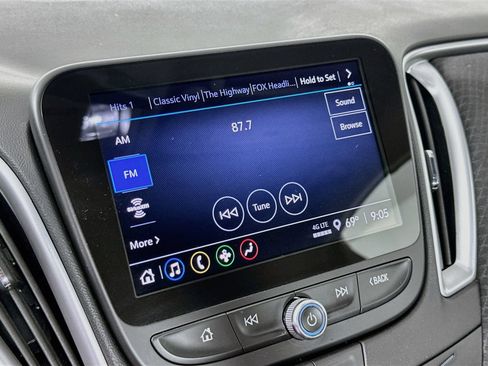 Used 2023 Chevrolet Malibu LT FWD image 16
