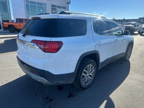 Used 2017 GMC Acadia SLE image 3