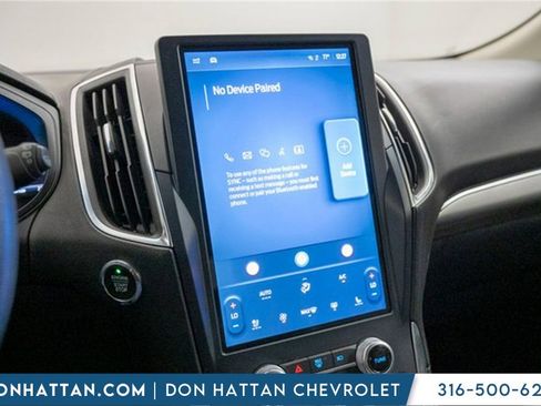 Used 2022 Ford Edge Titanium image 9