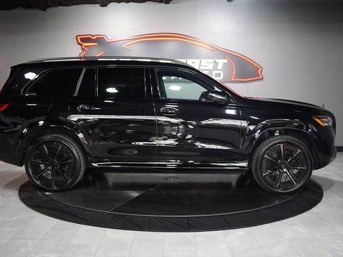 Used 2025 Mercedes-Benz Maybach GLS 600 4MATIC image 31