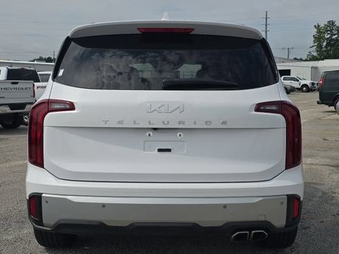 Used 2024 Kia Telluride S w/ S Sunroof Package FWD image 4