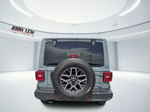 New 2026 Jeep Wrangler Unlimited Sahara AWD/4WD image 4