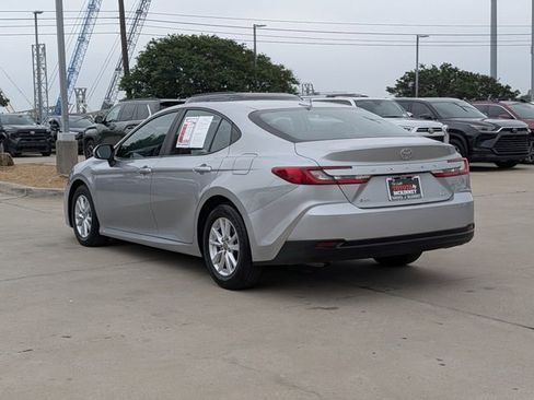 Used 2025 Toyota Camry LE FWD image 9
