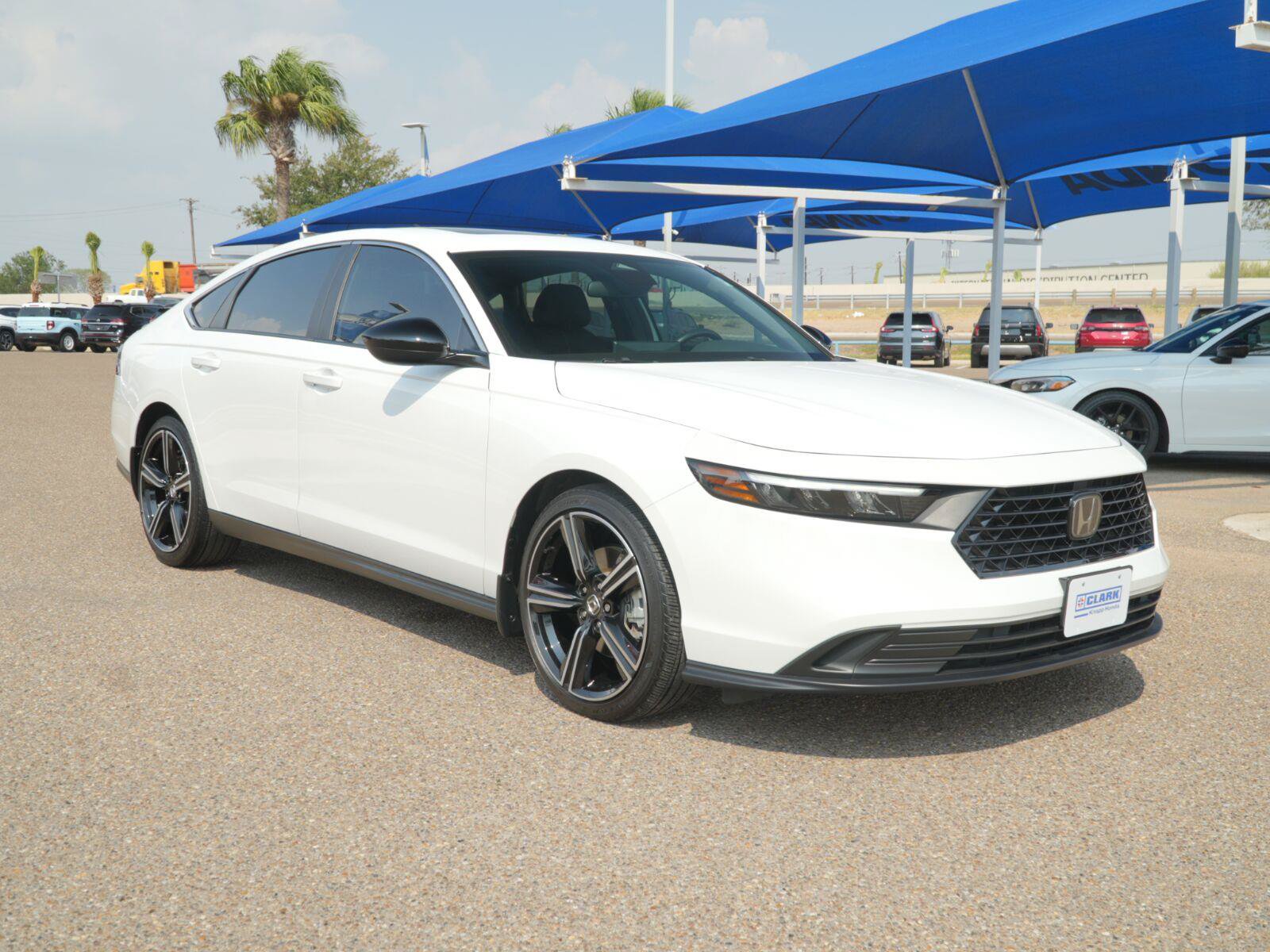 Used 2025 Honda Accord Sport image 3