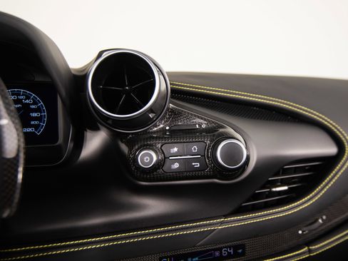 Certified 2022 Ferrari F8 Tributo image 40